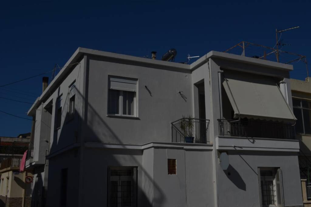 Paris House 2 Διαμέρισμα Πάτρα Εξωτερικό φωτογραφία